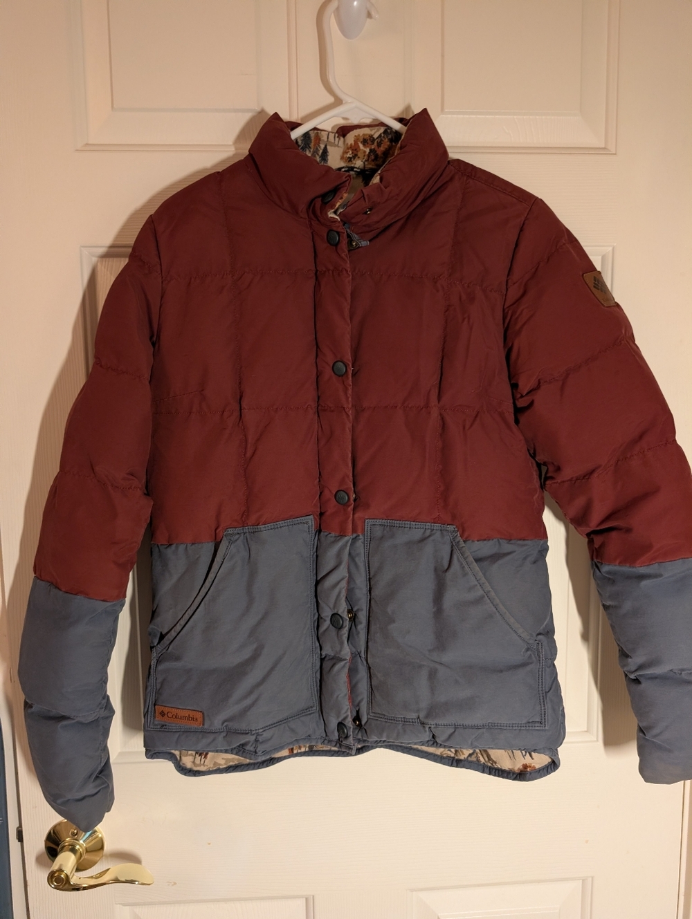 Columbia Men's Two-Tone Puffer Jacket in Brick Red & Gray. Men's Small
